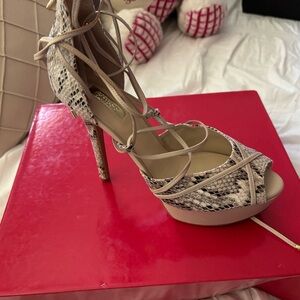 Jessica Simpson Gray and Cream Stiletto Heels